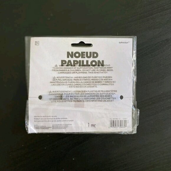 ๐ฉ๐ Lot of 4 Gold Bow Ties โ Shiny Party Costume or Formal Dress Accessory - Picture 3 of 3